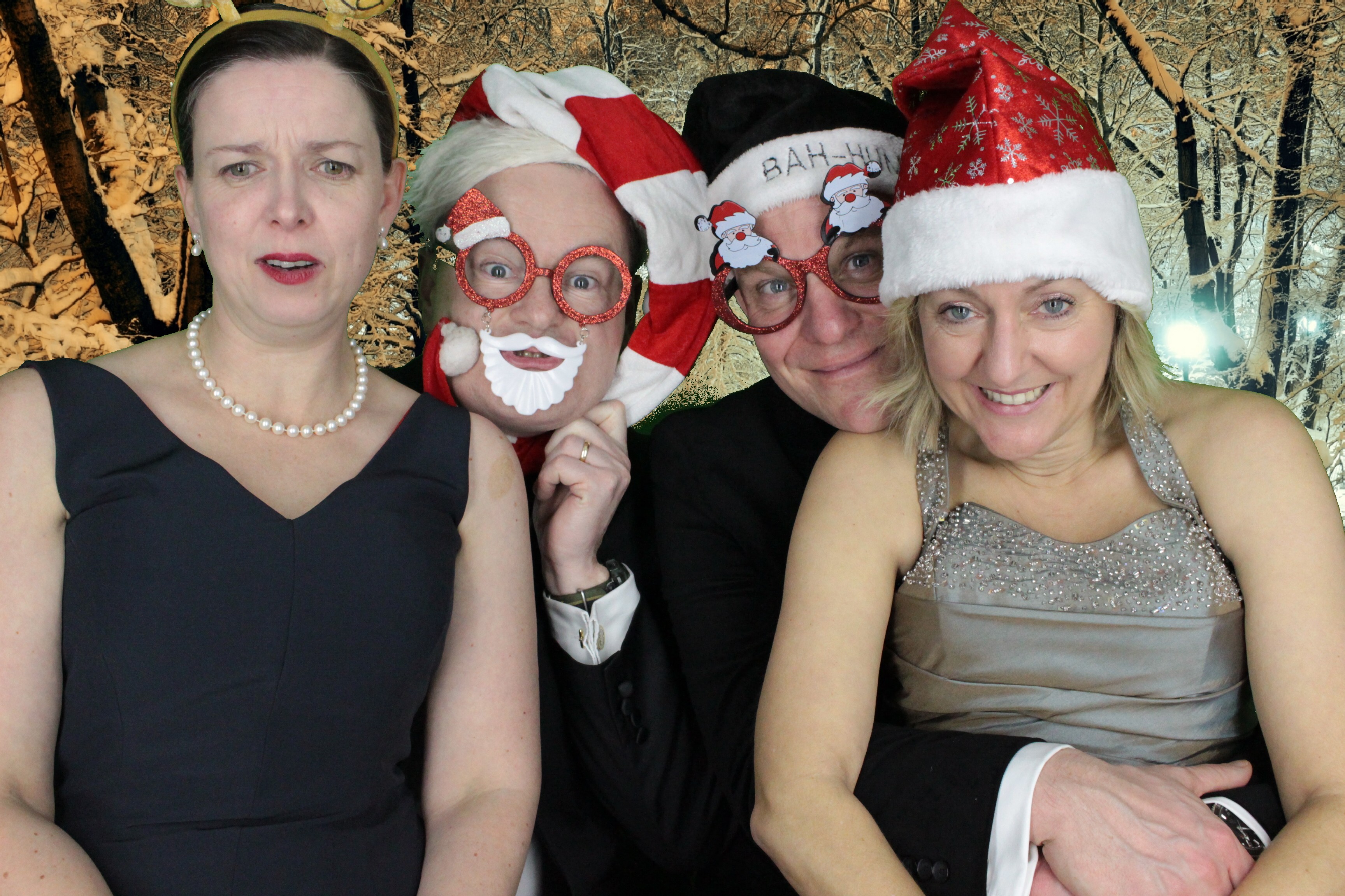 Upavon Officers' Mess Christmas Party | View more photos from the event at gallery.myphotoboothexperience.co.uk/u/MyPhotoBoothExperienceLtd/Upavon-Officers-Mess-Christmas-Party